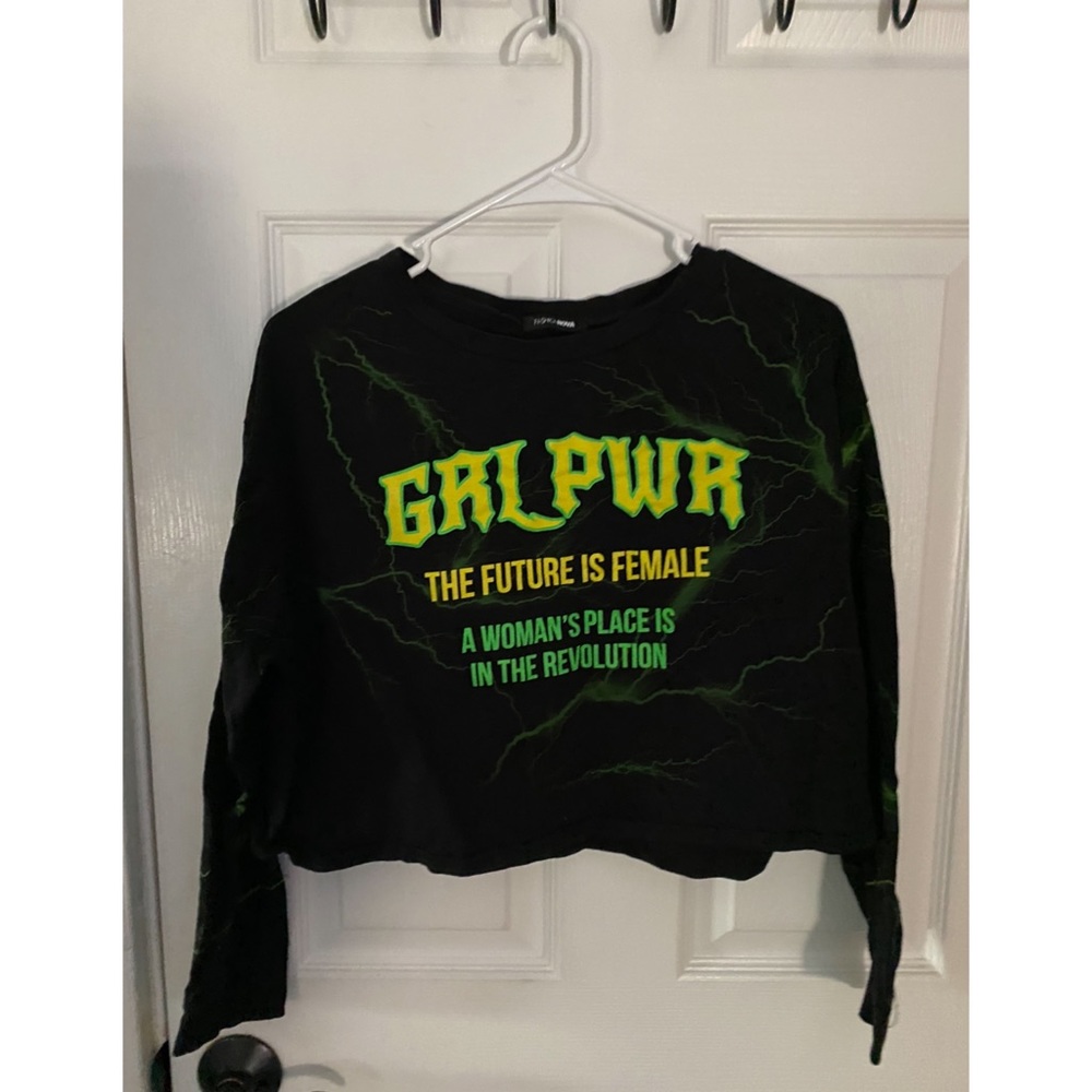 GRL PWR crop top